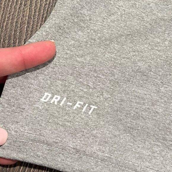 NWOT Nike Dri-Fit Basic Tee Short Sleeve Crew Neck Pullover Cotton Green XL - Picture 2 of 6